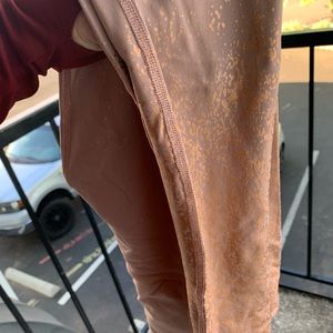 Beyond yoga rose gold legging